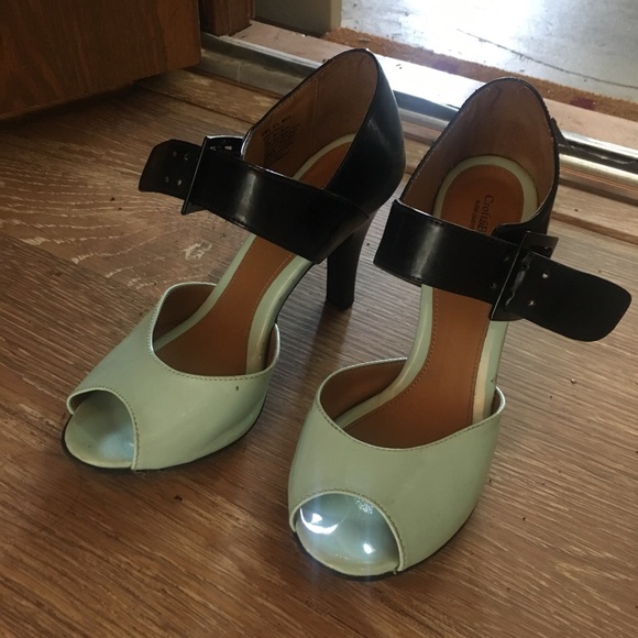 Used 2 tone heels - Picture 2 of 3